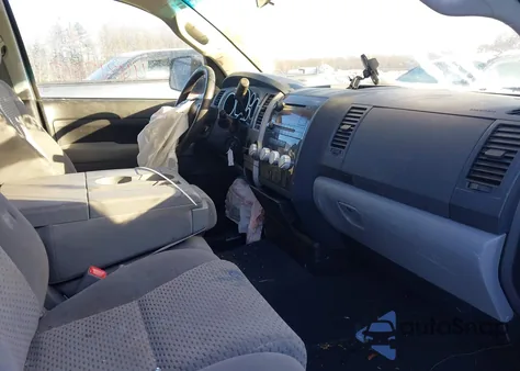 2013 Toyota Tundra Grade 4.6L V8 z USA, uszkodzony, nr VIN 5TFRM5F17DX057057